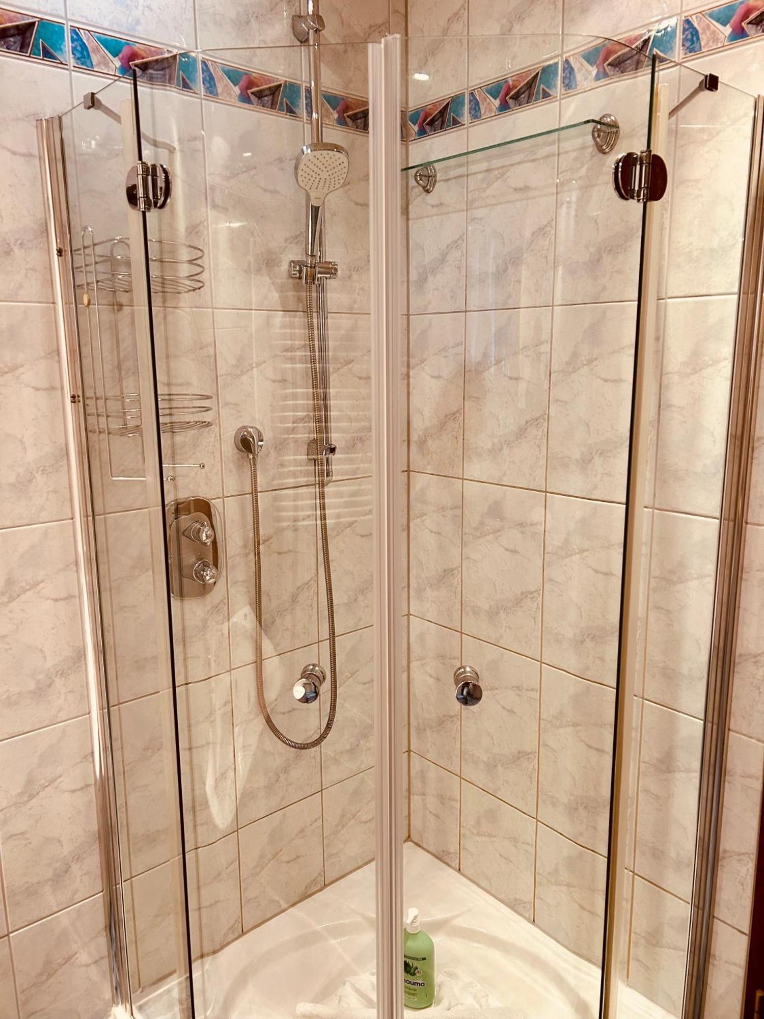 Family Apartments Abuja Руст Экстерьер фото
